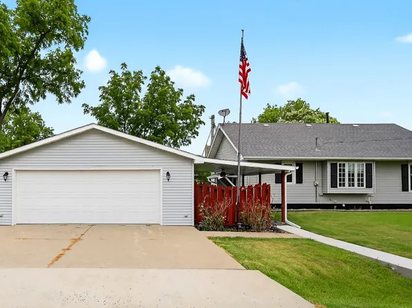 315 SE 2nd St, Melcher, IA 50163