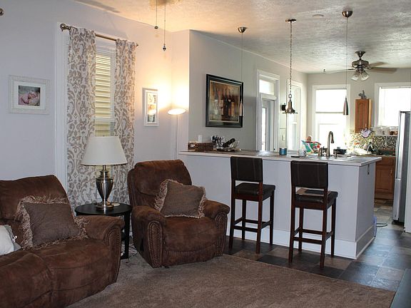 Bar/kitchen