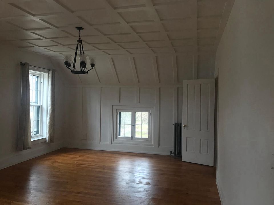 1st image of 223 W Mansion St