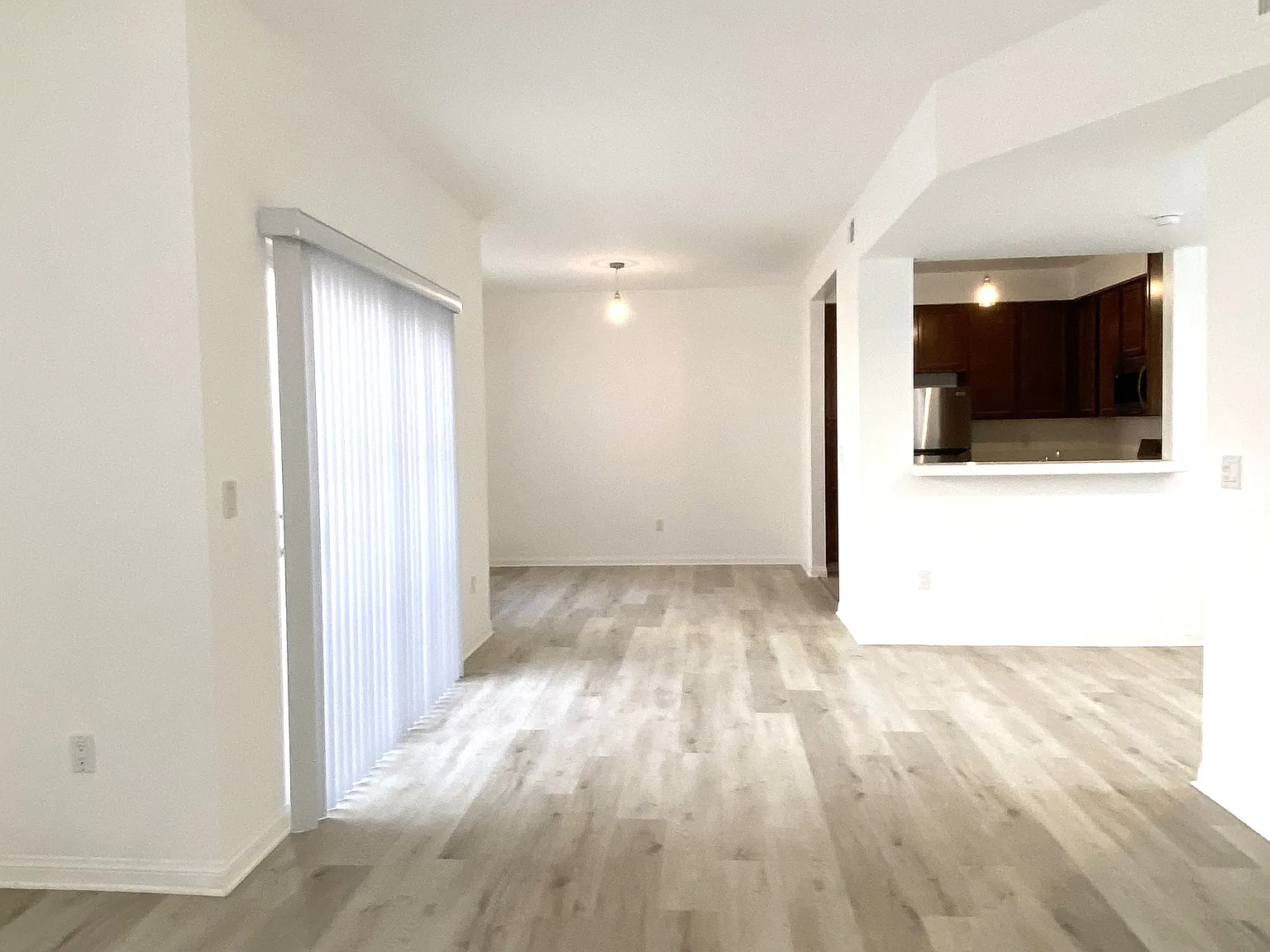 4 bed, 1650 sqft, $3,650 — Photo 2