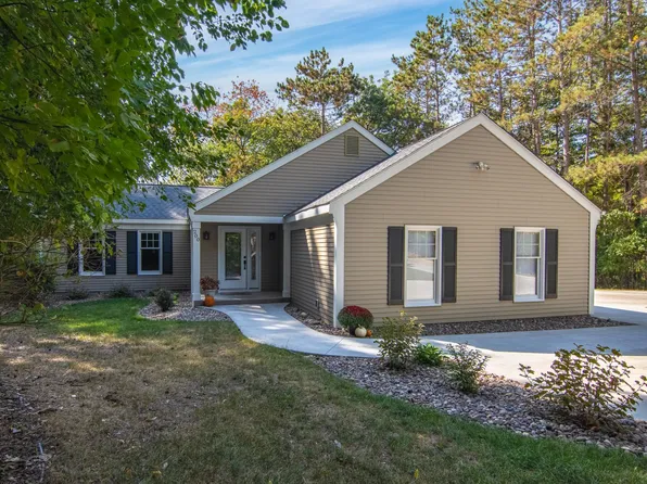 200 Donatelle St, Amery, WI 54001