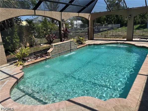 329 NE 9th St, Cape Coral, FL 33909