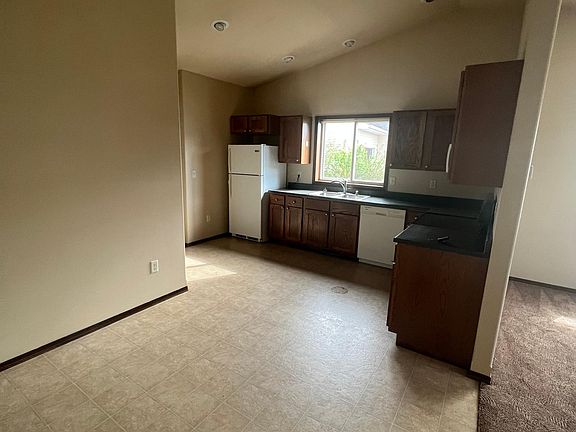 dining room/kitchen