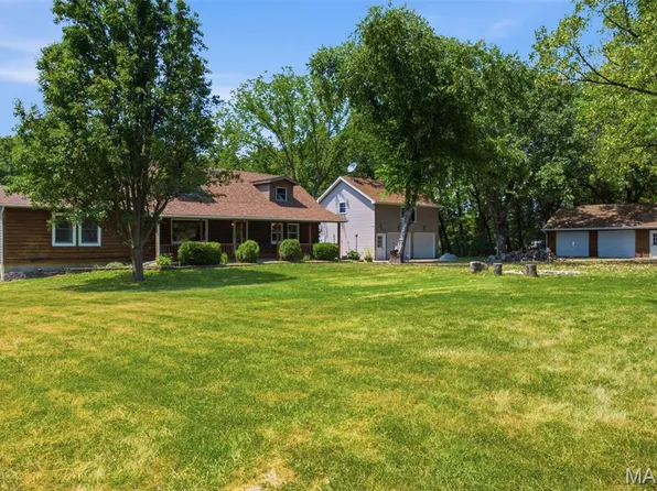 545 Walker Rd, Troy, MO 63379
