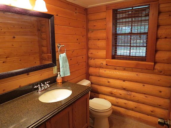 1/2 bath down stairs