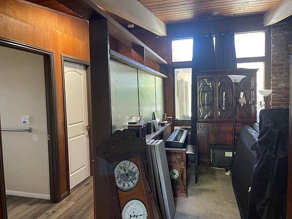 5th image of 421 Carolina Ln