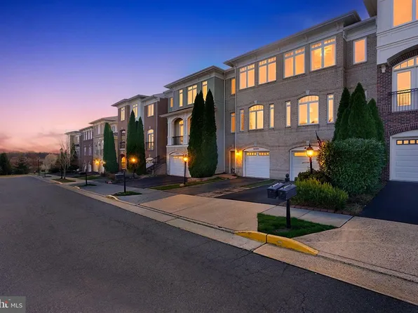 43569 Wild Indigo Ter, Leesburg, VA 20176