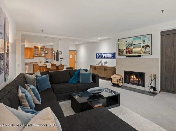 425 Wood Rd APT 19, Snowmass Village, CO 81615