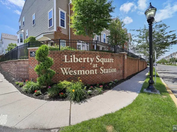 7 Wesmont Dr, Wood Ridge, NJ 07075