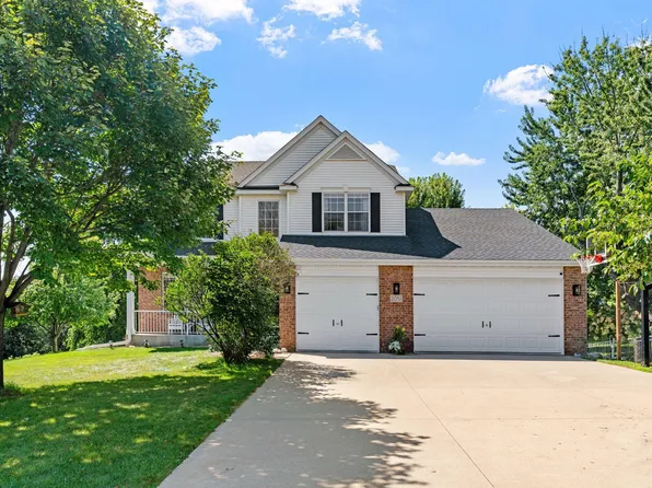 2051 Highgate Cir, Chanhassen, MN 55317