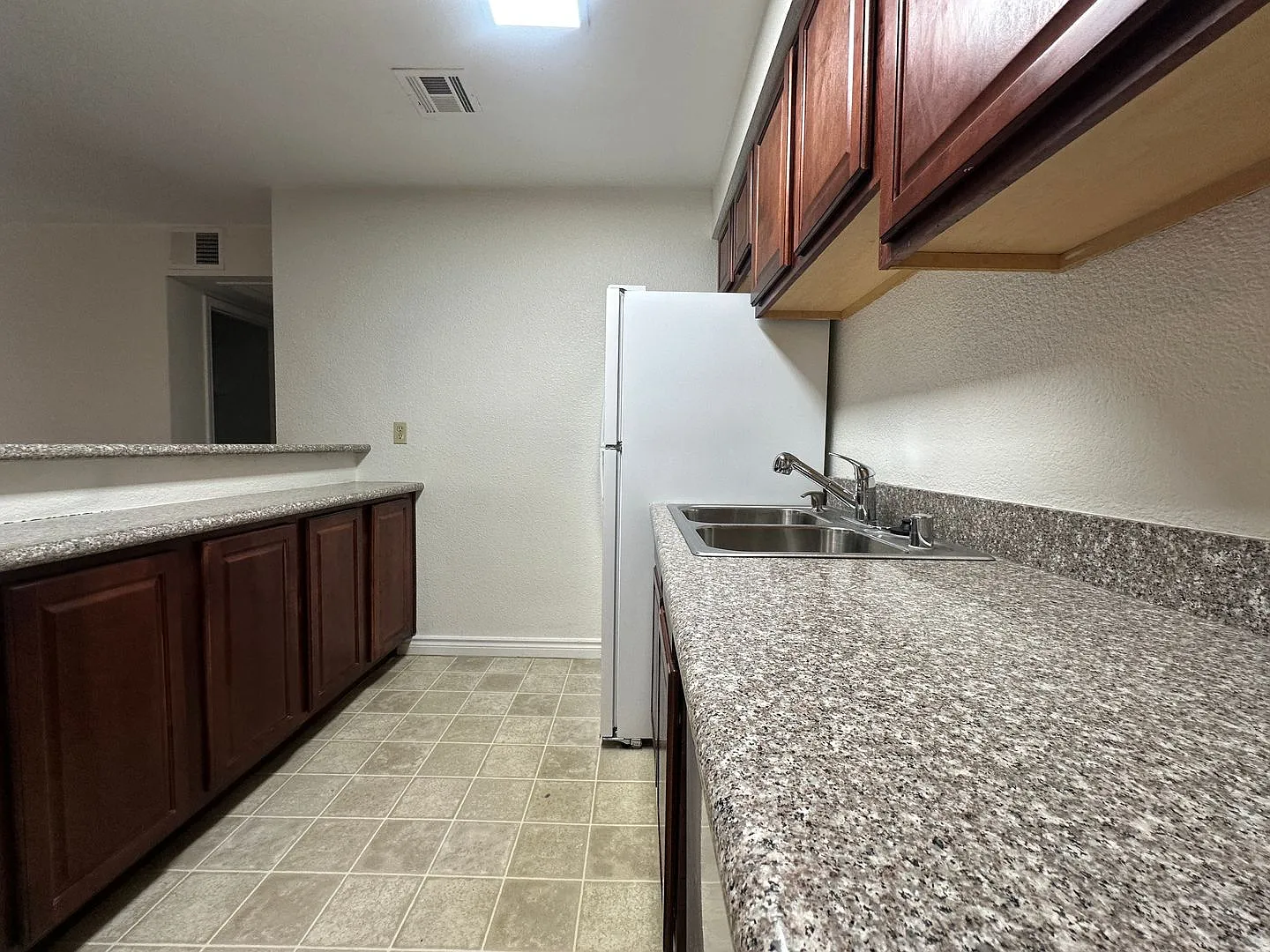 2 Bedroom, 1 Bath Condo — Photo 4