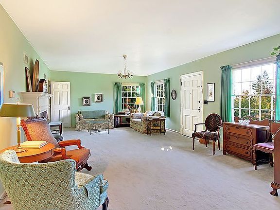 3rd image of 722 95th Ave NE