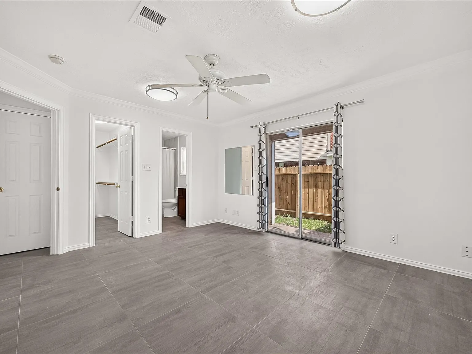 3 bed, 2.0 bath, 1559 sqft, $1,800 — Photo 4