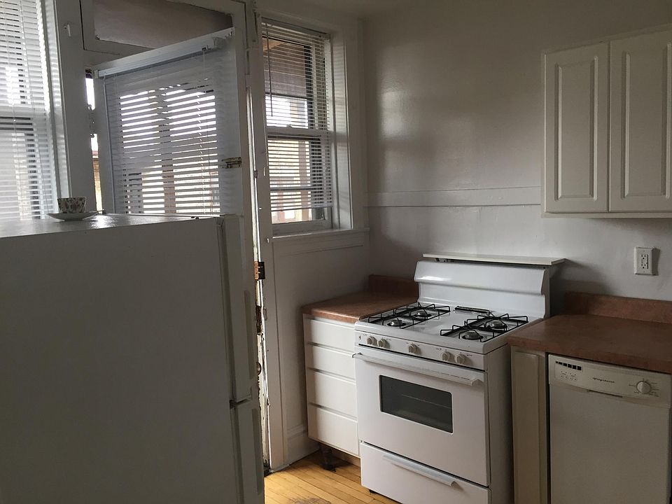 2nd image of 1731 W Ainslie St #2