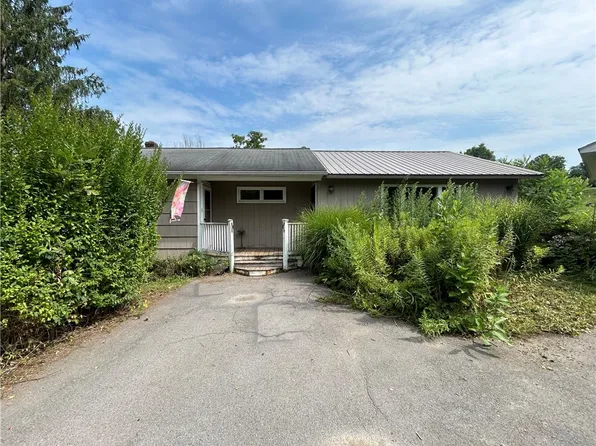 11 Fairview St, Oxford, NY 13830