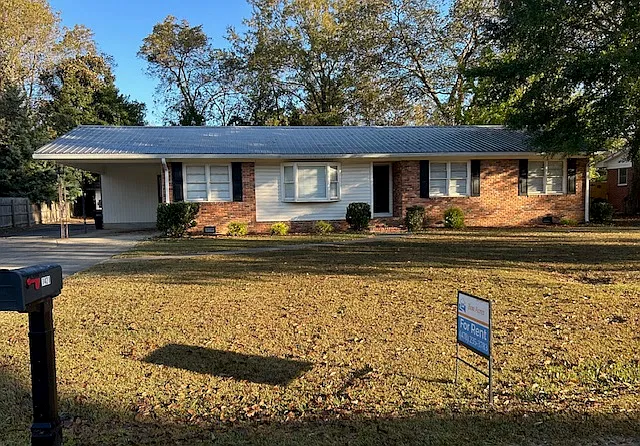 3 bed, 1700 sqft, $1,850 — Photo 1