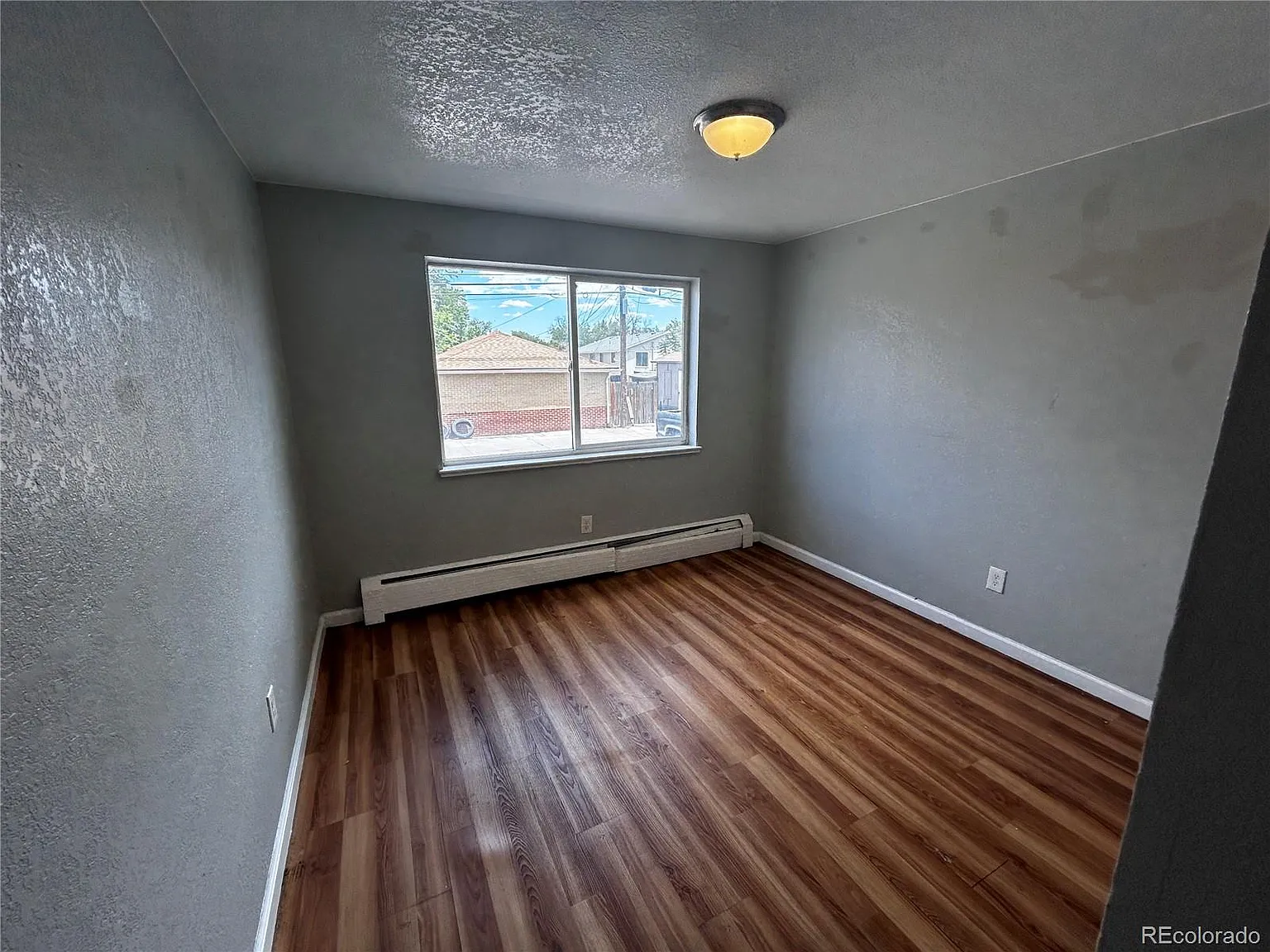 2 bed, 1.0 bath, 716 sqft, $1,250 — Photo 2