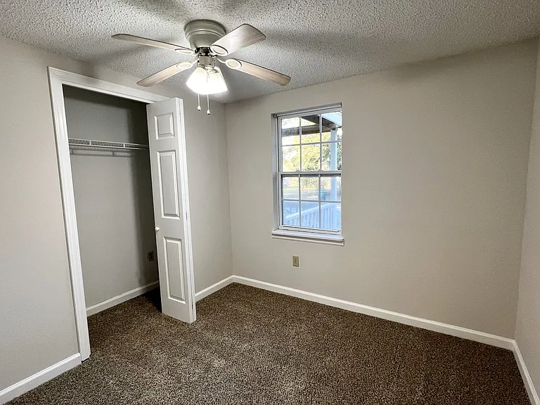 404 S Maple St — Photo 7