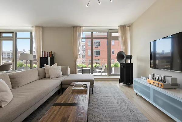 Sold by Nest Seekers International | media 2