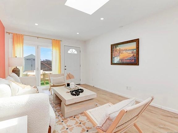 4th image of 1127 Bonita Dr