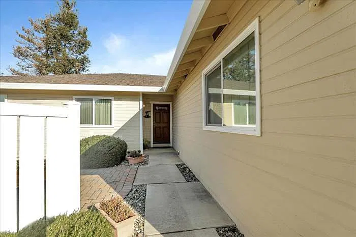 1624 Sausalito Dr — Photo 4