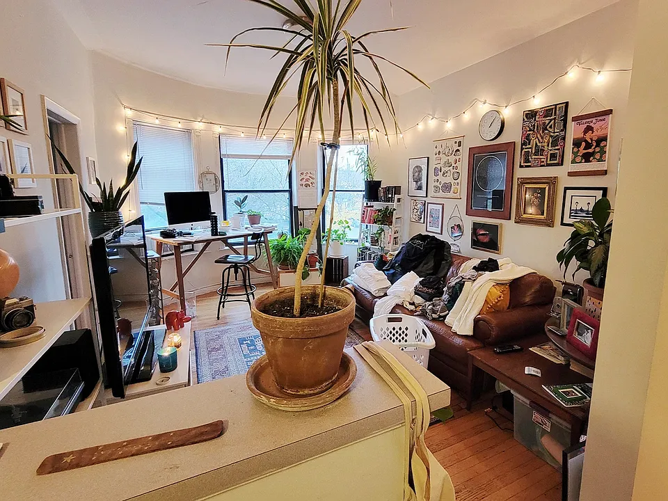 923 W Waveland Ave #1