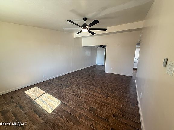 5th image of 924 W King St