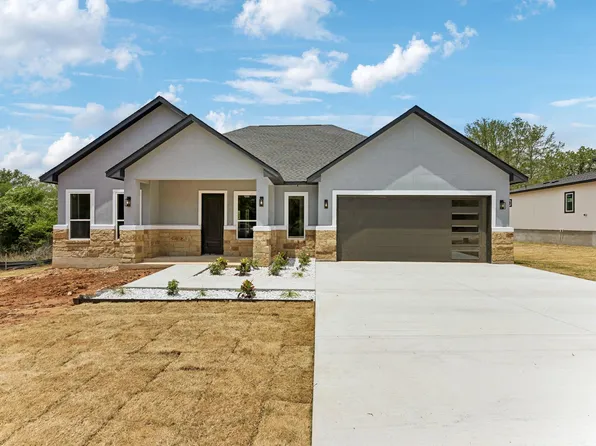 118 Heleakala Dr, Bastrop, TX 78602