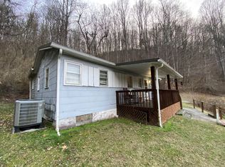 232 7th St NE, Norton, VA 24273