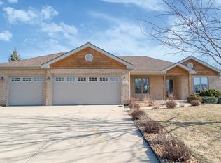 21119 S Wooded Cove Dr, Elwood, IL 60421