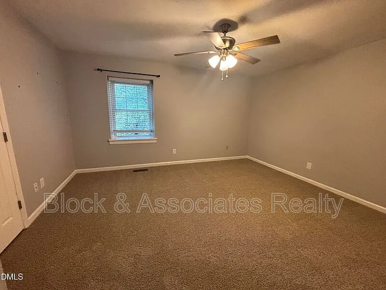 4808 Blue Bird Ct #D — Photo 42