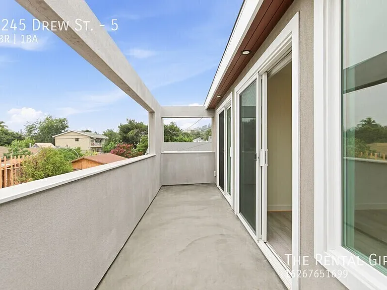 3245 Drew St #5 — Photo 11