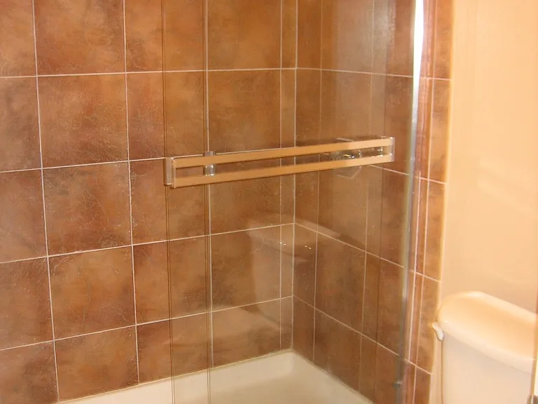 2nd master en-suite bathroom