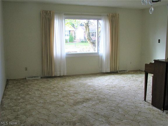 3rd image of 6521 Arbordale Ave
