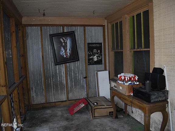 4th image of 922 GLENCARIN Street
