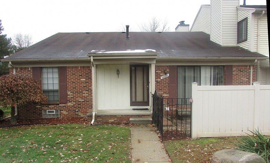 1st image of 38895 Golfview Dr