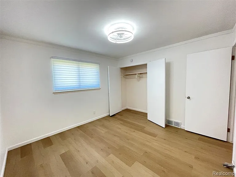 32827 Dover Ave — Photo 26