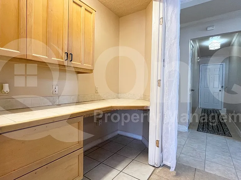 5400 Village Green Dr — Photo 17