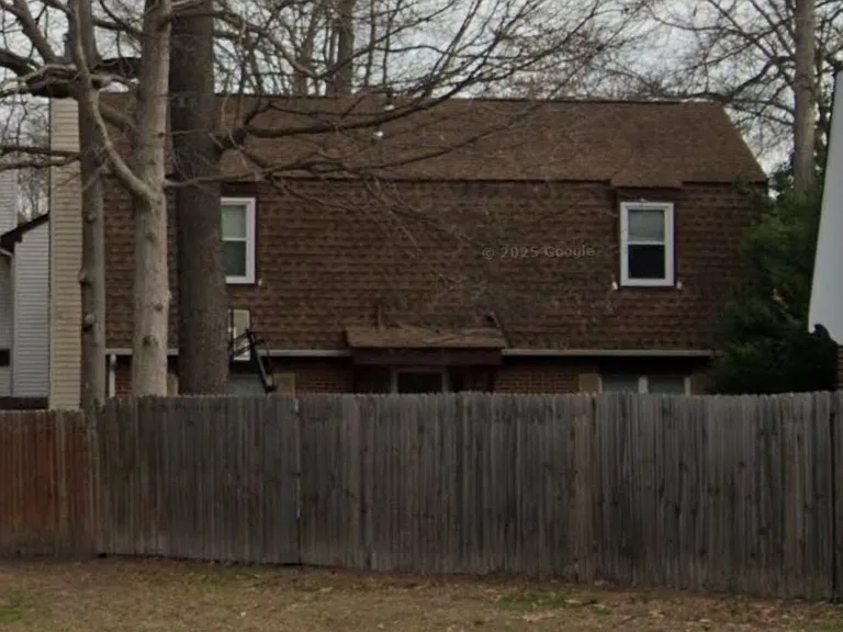 1307 Gaineford Ct — Photo 2