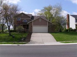 117 Queen Ann Ct, Springboro, OH