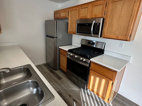4th image of 1104 Emerywood Ct #X