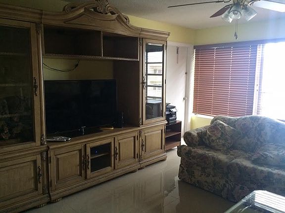 3rd image of 1460 NE 169th St APT 305
