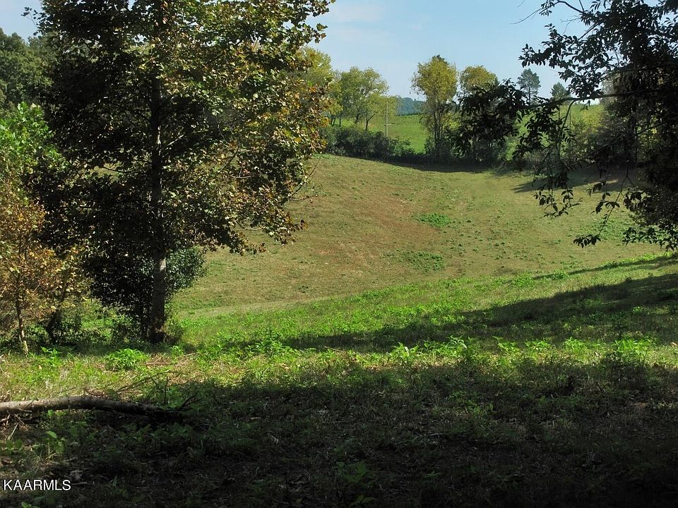1st image of Country Oaks Ln