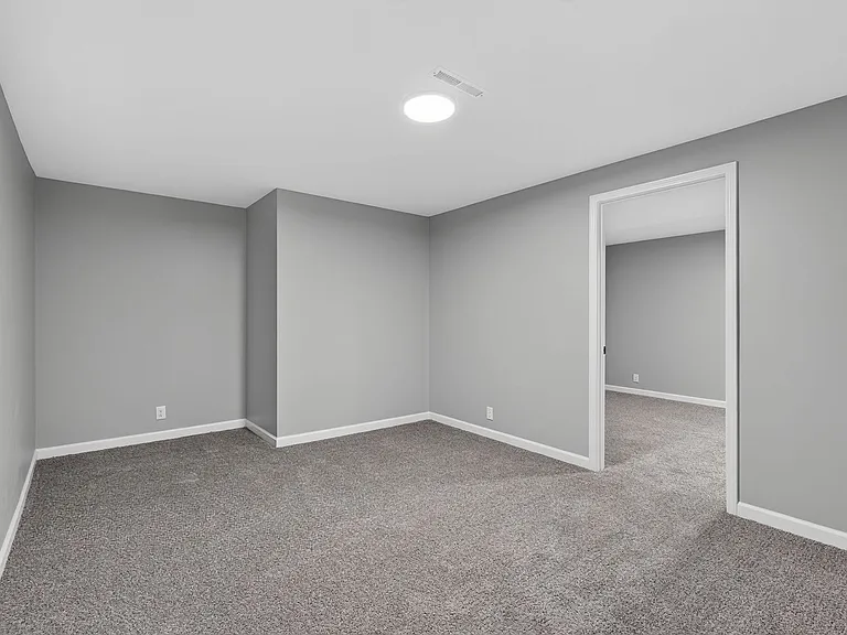 2111 Timber Creek Dr — Photo 24