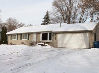 2908 W 101st St, Bloomington, MN 55431