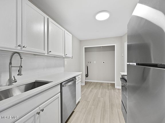 3rd image of 127 Amberly Drive #C