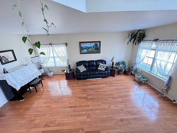 4th image of 19 Colmart Way