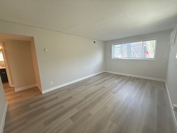 4th image of 5725 S 14th St APT 20