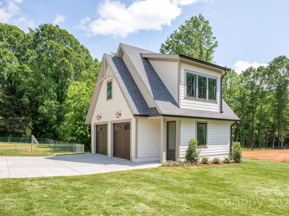 626 Concord Rd, Davidson, NC 28036