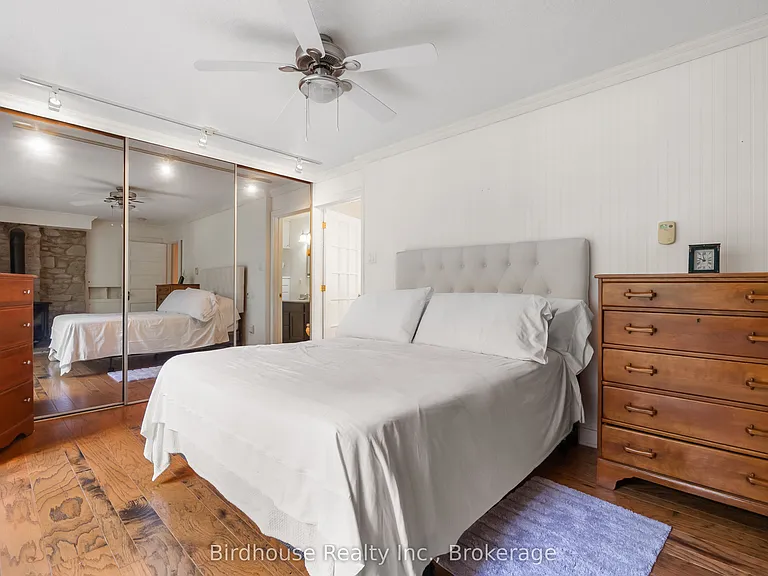 99 Riverside Dr — Photo 27